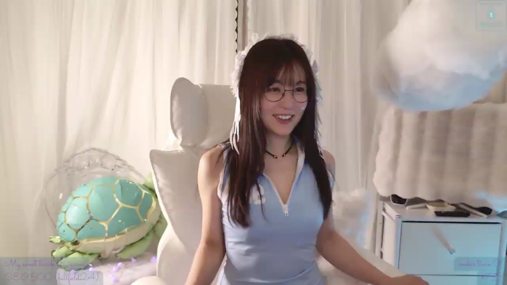 Gallery image thumbnail from meowtheworld's myfreecams stream on, 08/15/2026, 06:39 image 8 of 20