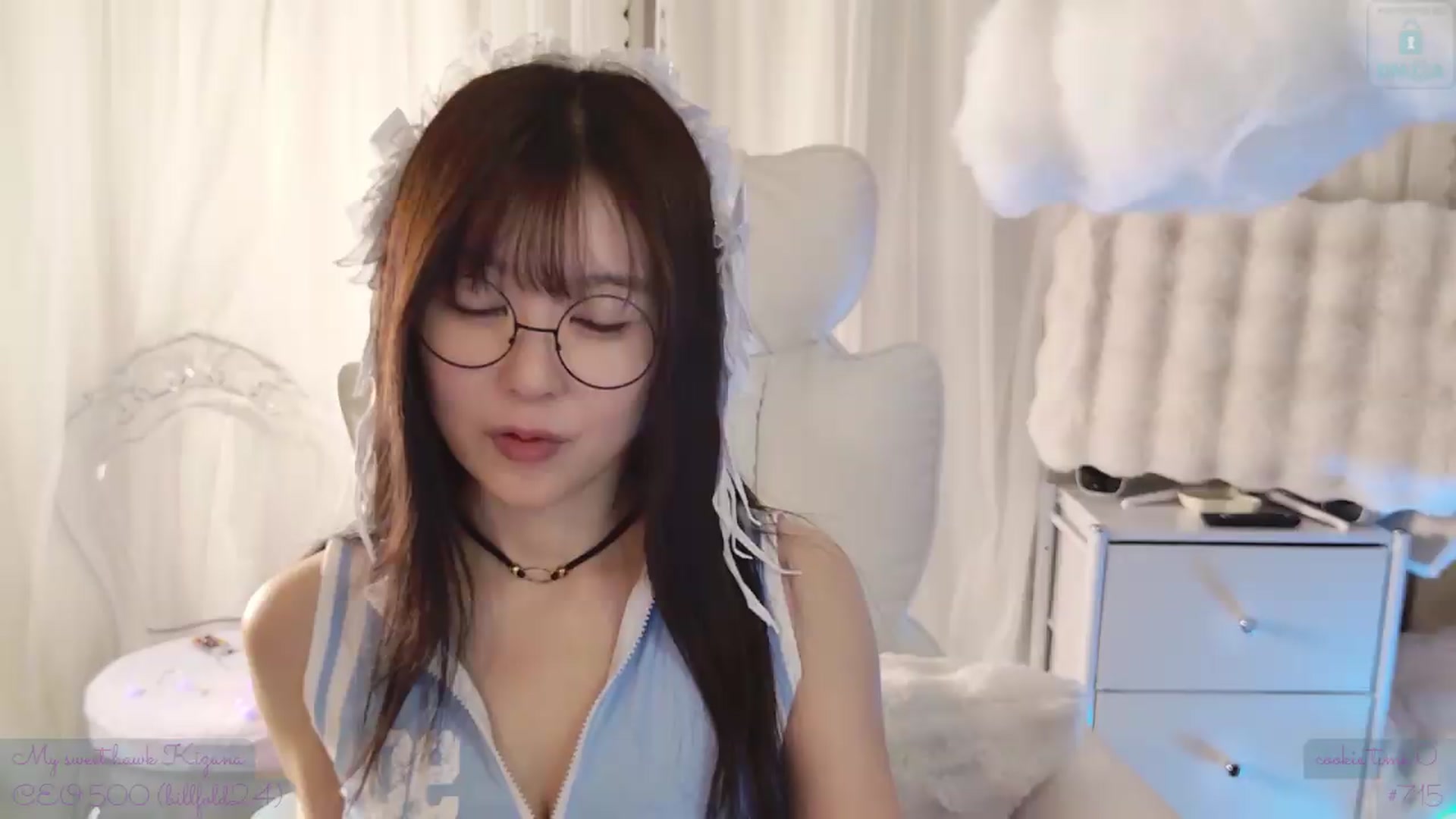 Gallery image thumbnail from meowtheworld's myfreecams stream on, 08/15/2026, 06:39 image 13 of 20