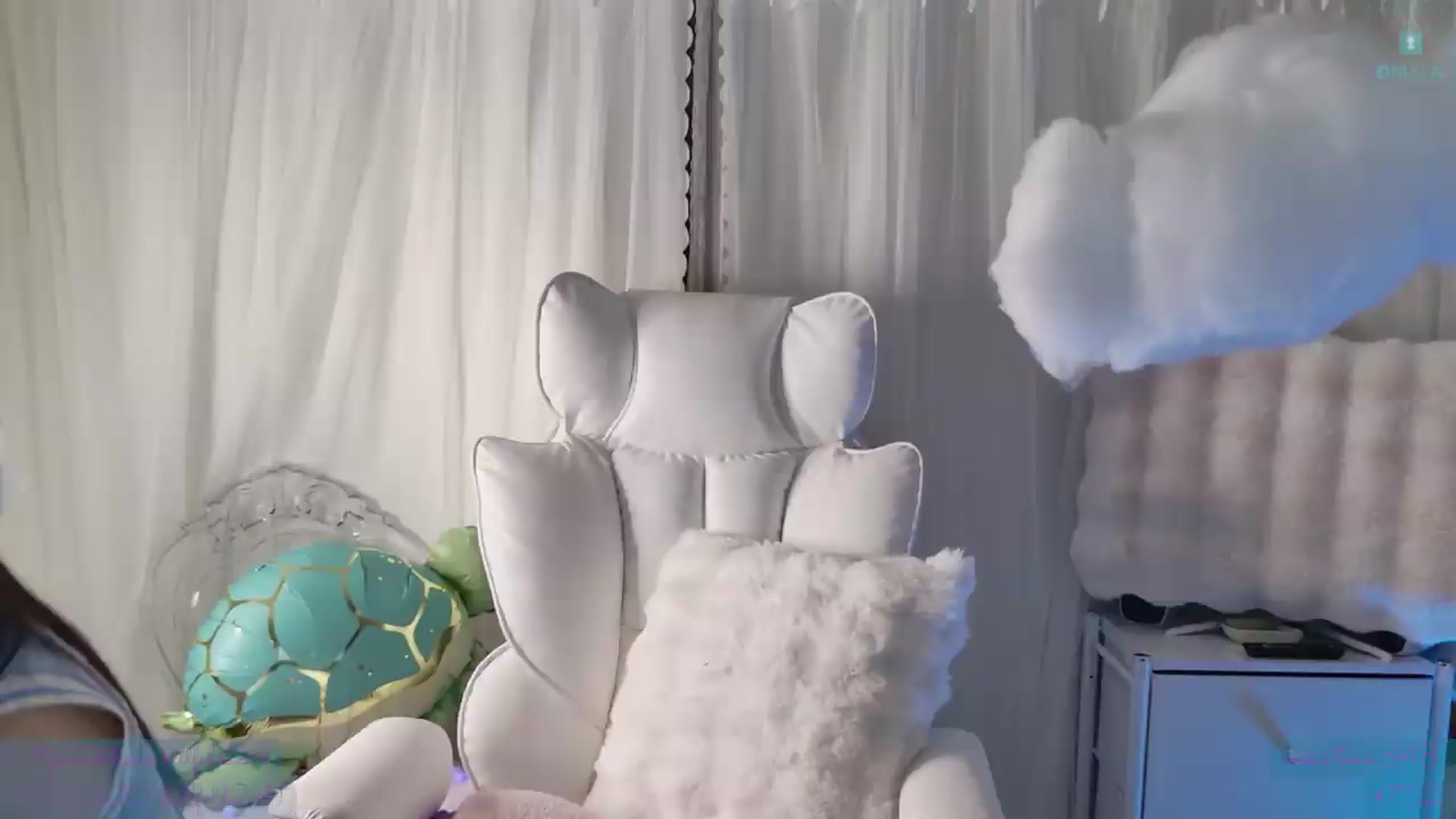 Gallery image thumbnail from meowtheworld's myfreecams stream on, 08/15/2026, 06:39 image 5 of 20
