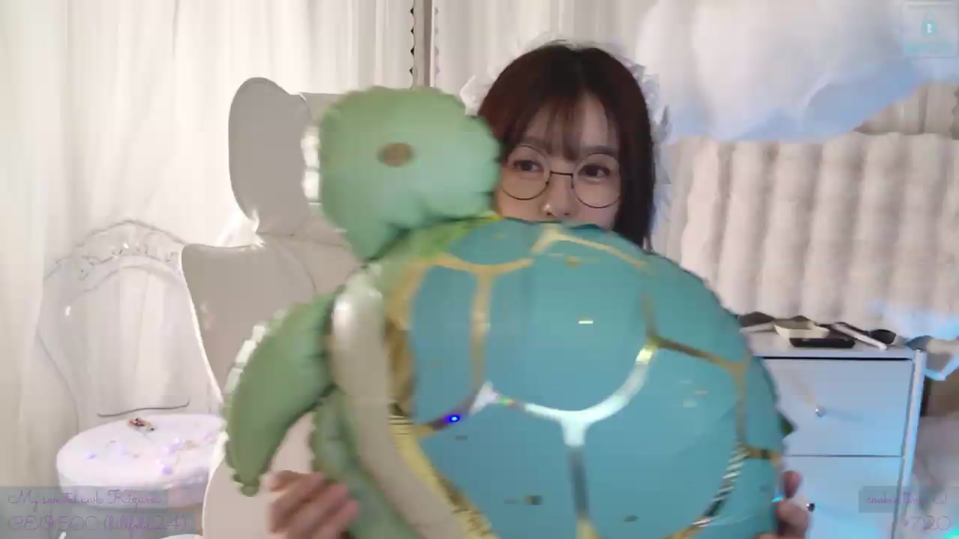 Gallery image thumbnail from meowtheworld's myfreecams stream on, 08/15/2026, 06:39 image 11 of 20