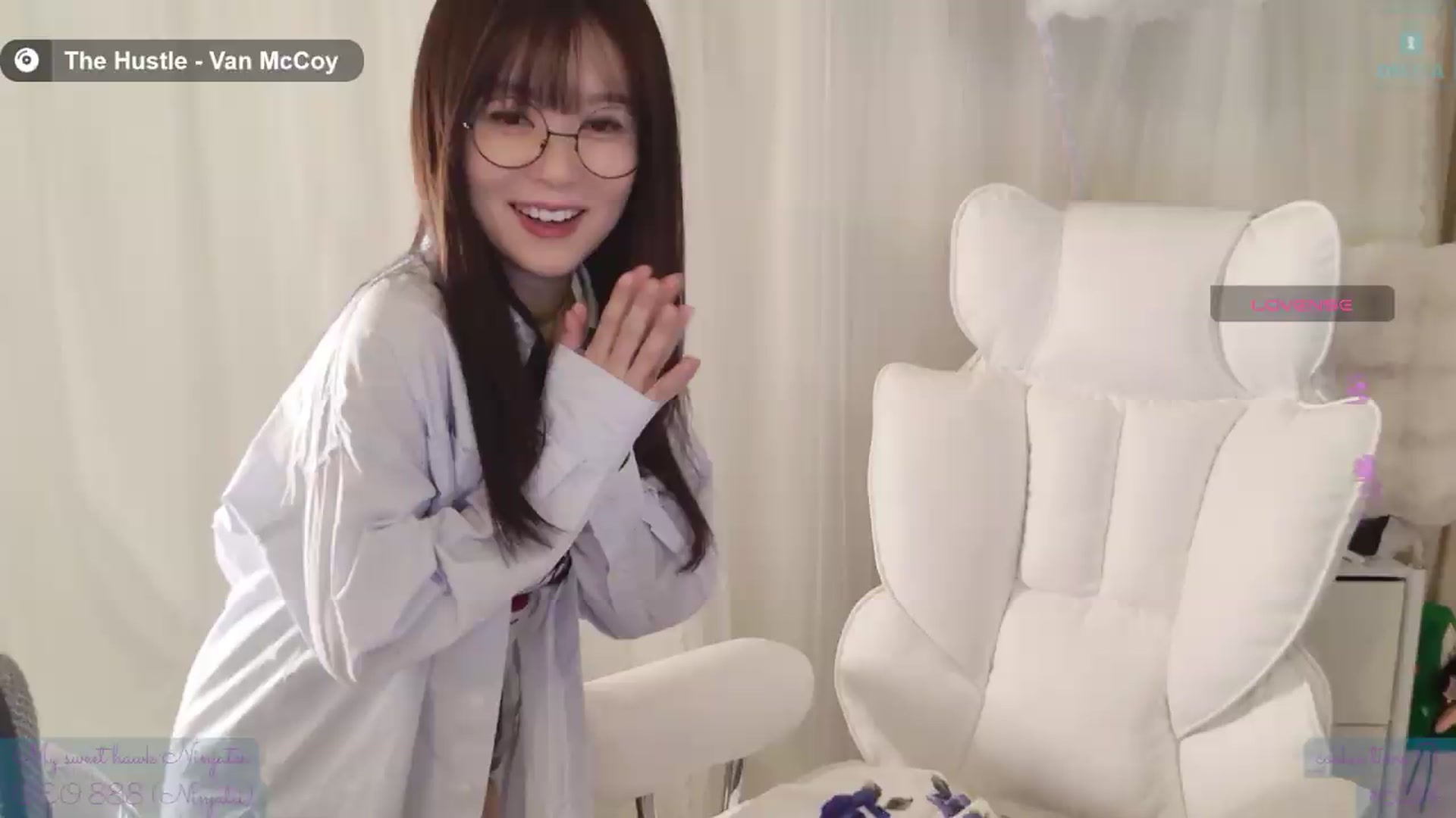 Gallery image thumbnail from meowtheworld's myfreecams stream on, 08/16/2026, 05:56 image 9 of 20