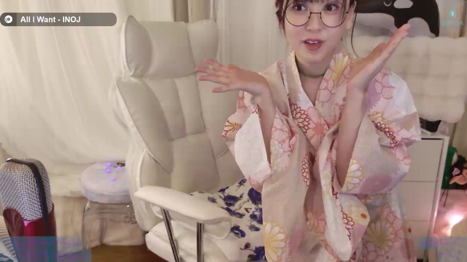 Gallery image thumbnail from meowtheworld's myfreecams stream on, 08/16/2026, 08:04 image 8 of 20