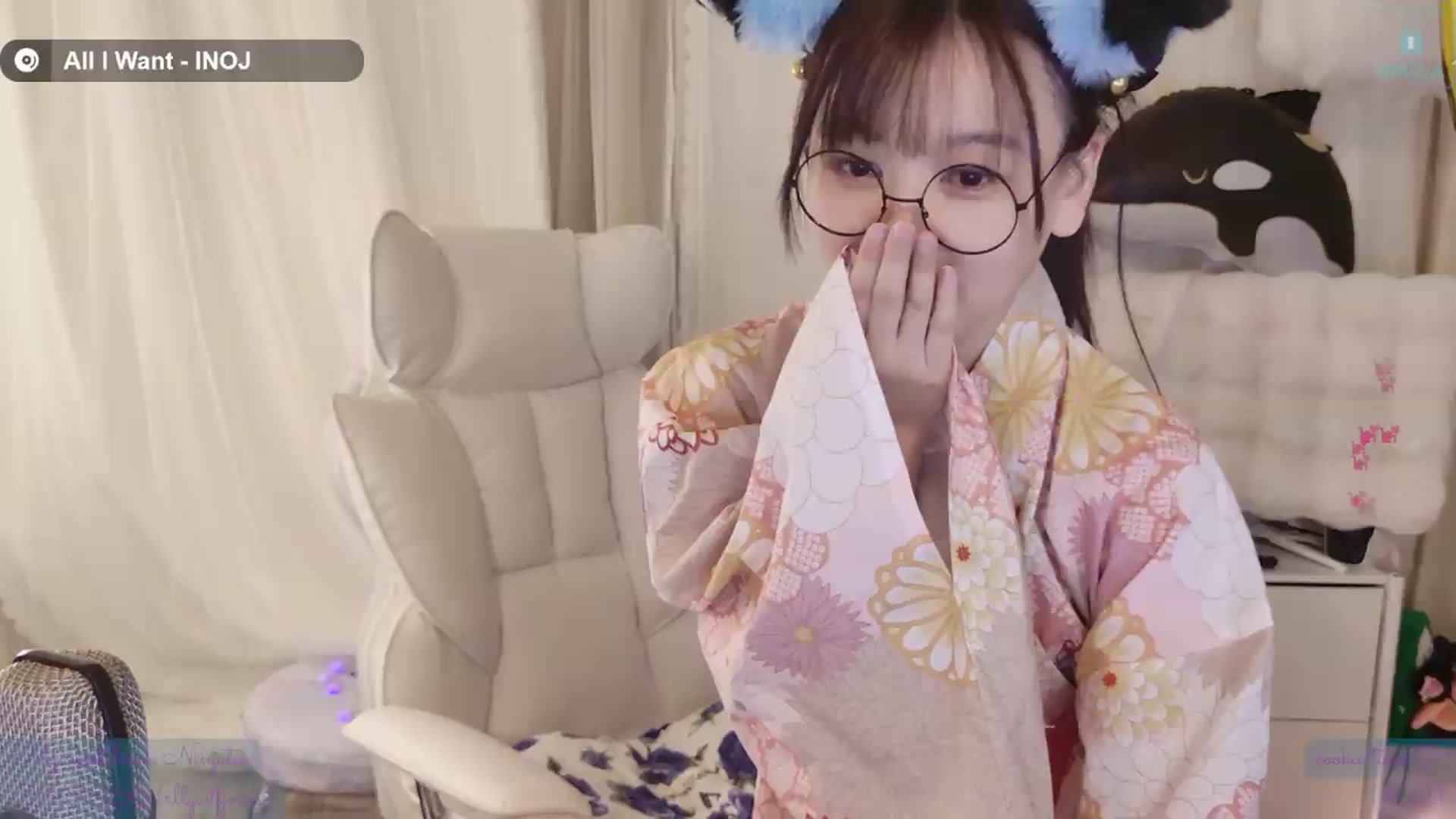 Gallery image thumbnail from meowtheworld's myfreecams stream on, 08/16/2026, 08:04 image 9 of 20