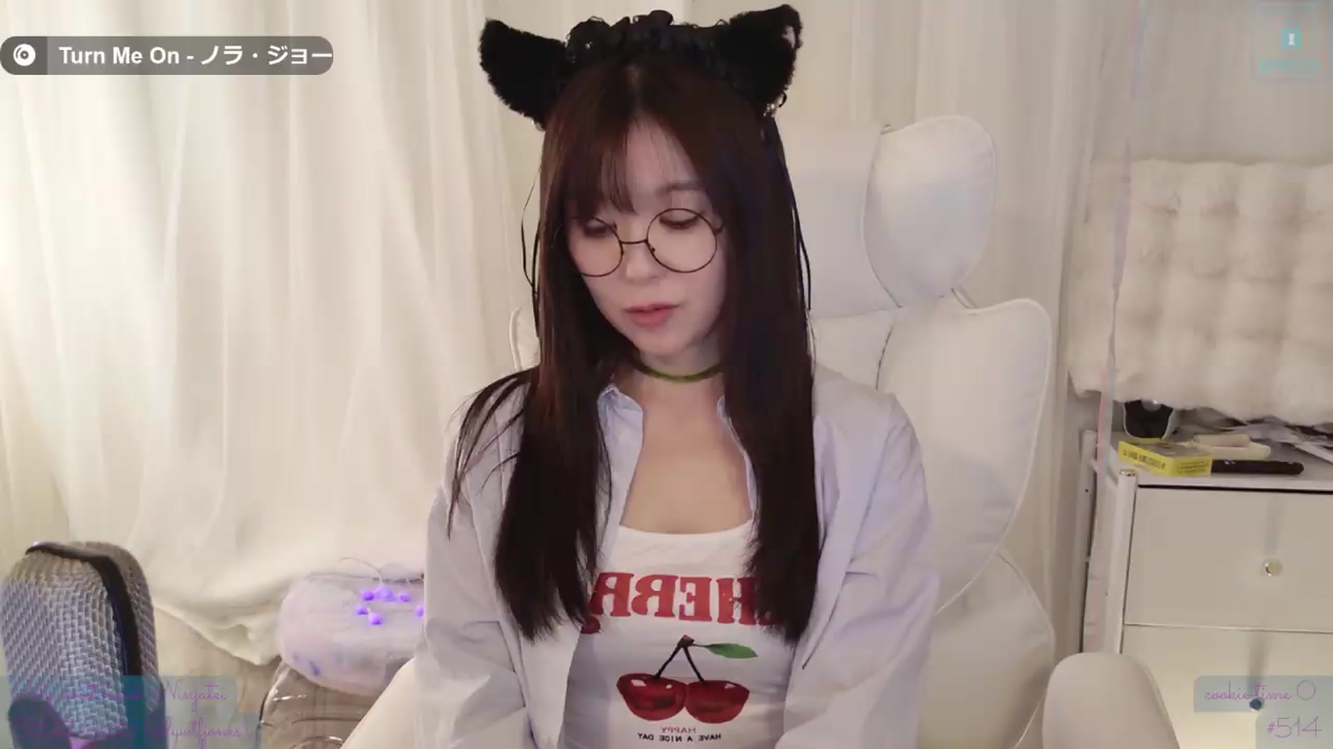 Gallery image thumbnail from meowtheworld's myfreecams stream on, 08/16/2026, 12:46 image 9 of 20