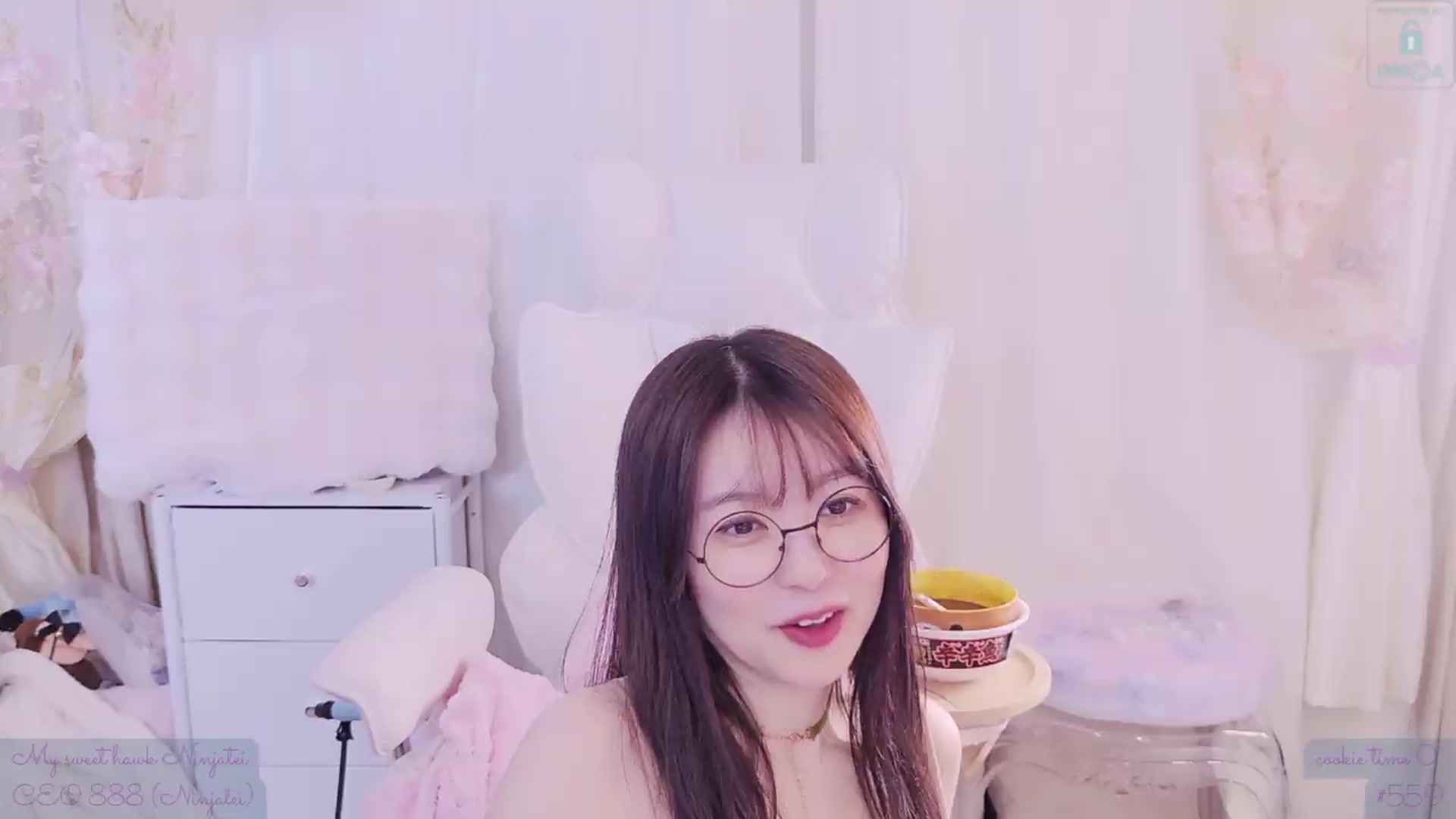 Gallery image thumbnail from meowtheworld's myfreecams stream on, 08/23/2026, 07:05 image 19 of 20