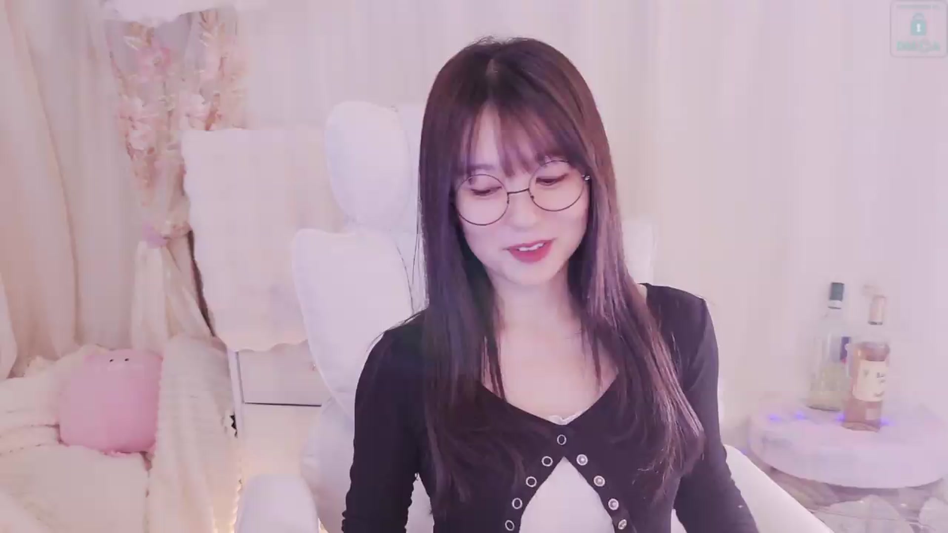 Gallery image thumbnail from meowtheworld's myfreecams stream on, 09/05/2026, 06:30 image 9 of 20