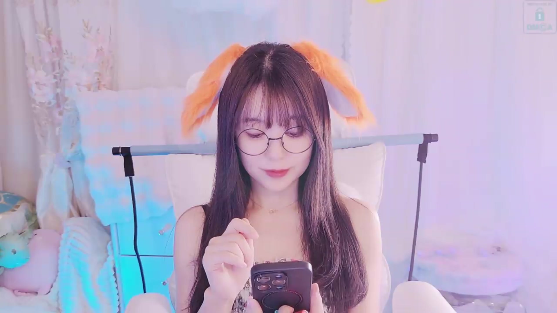 Gallery image thumbnail from meowtheworld's myfreecams stream on, 09/06/2026, 04:48 image 13 of 20