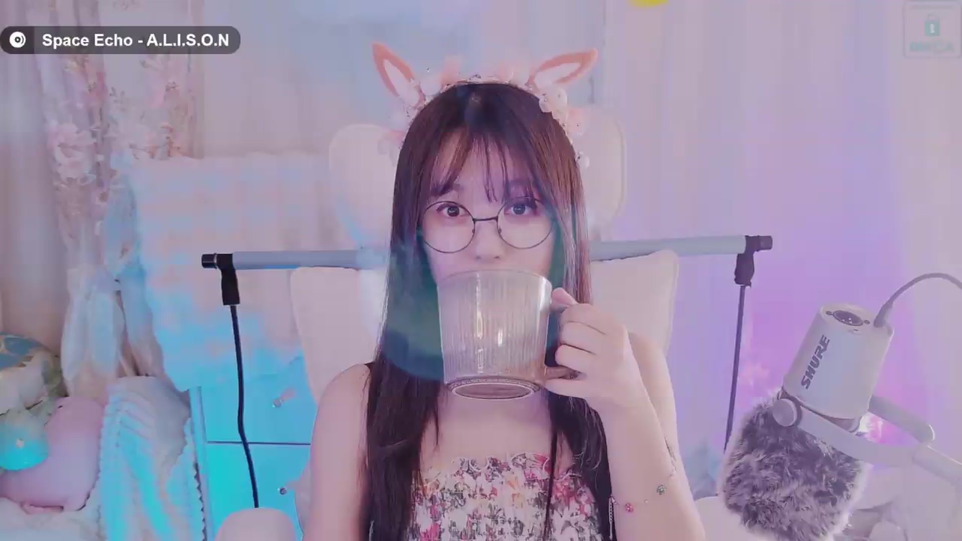 Gallery image thumbnail from meowtheworld's myfreecams stream on, 09/06/2026, 05:37 image 3 of 20