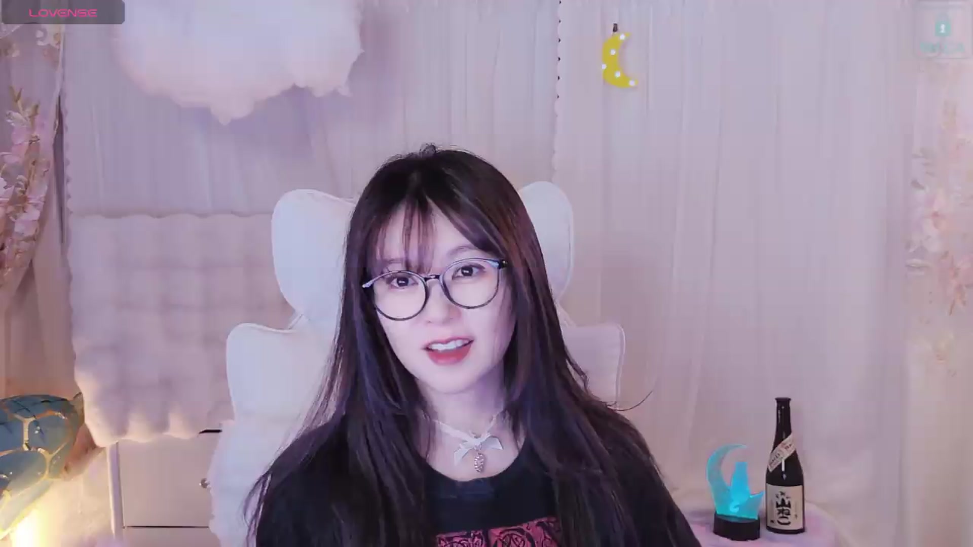 Gallery image thumbnail from meowtheworld's myfreecams stream on, 09/19/2026, 06:39 image 12 of 20