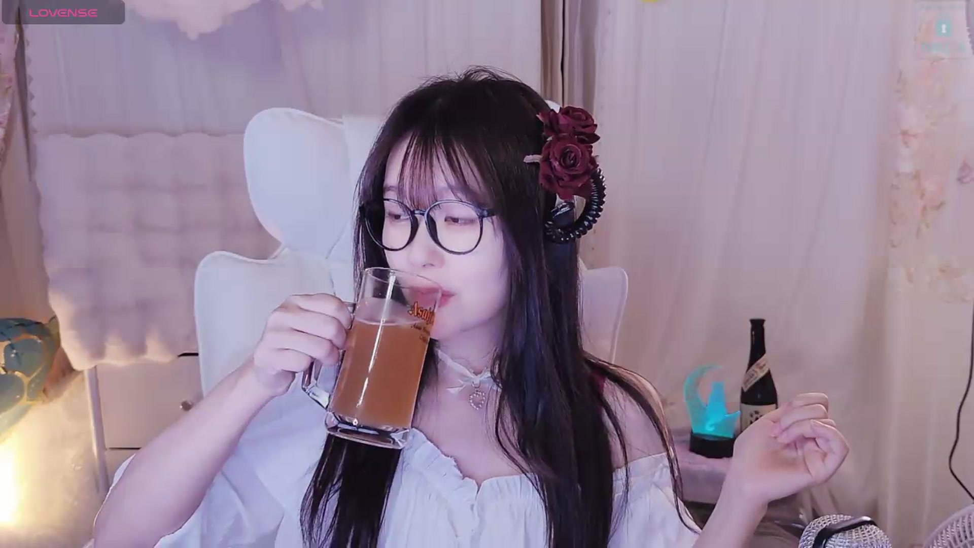 Gallery image thumbnail from meowtheworld's myfreecams stream on, 09/19/2026, 06:39 image 16 of 20