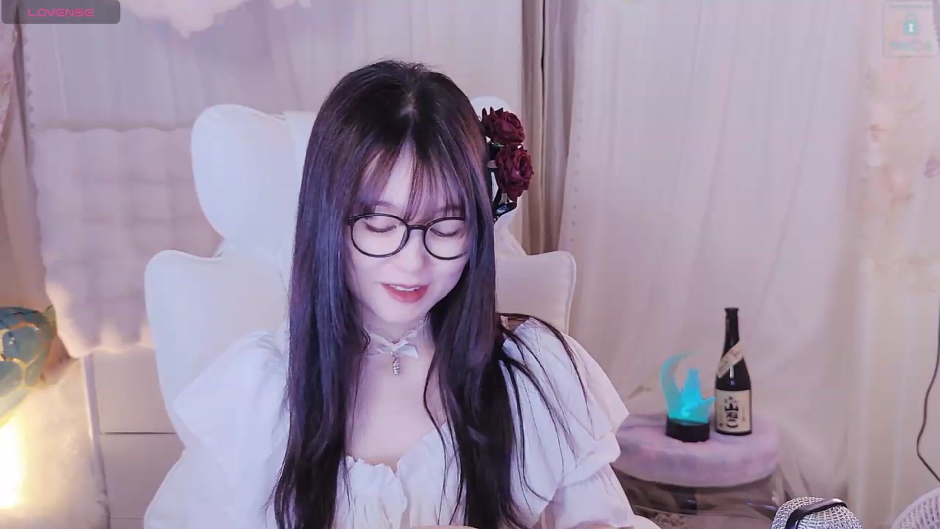 Gallery image thumbnail from meowtheworld's myfreecams stream on, 09/19/2026, 06:39 image 15 of 20