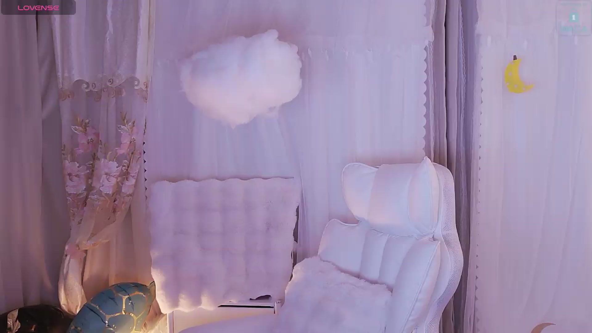 Gallery image thumbnail from meowtheworld's myfreecams stream on, 09/19/2026, 06:39 image 3 of 20