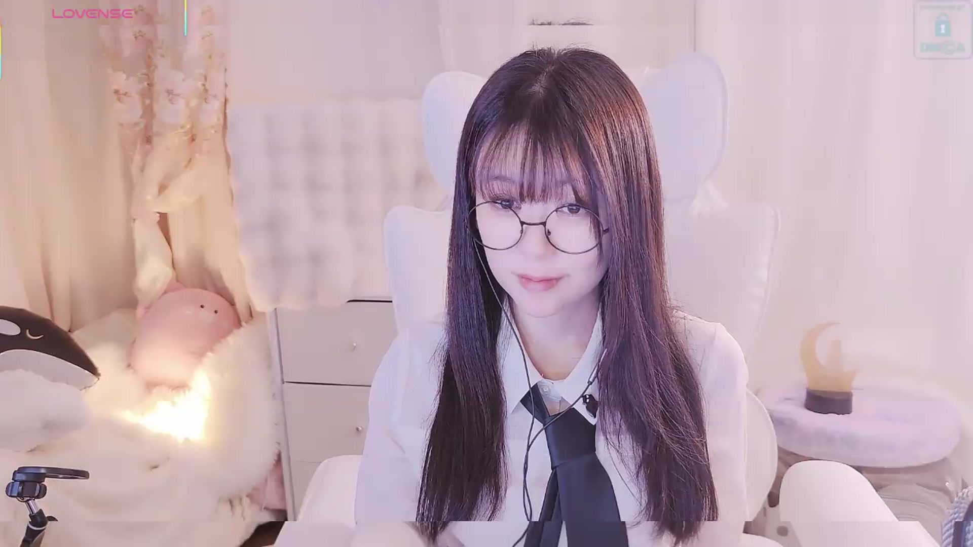 Gallery image thumbnail from meowtheworld's myfreecams stream on, 09/19/2026, 15:41 image 16 of 20