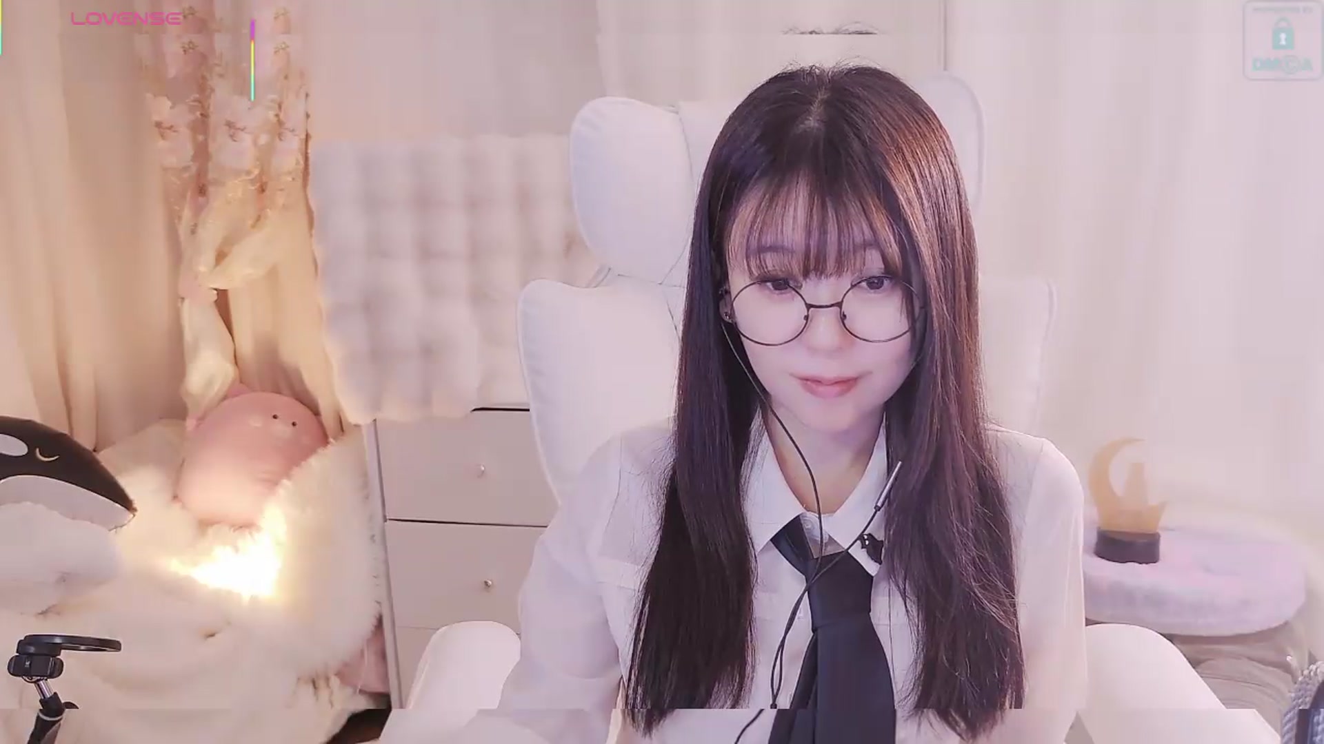 Gallery image thumbnail from meowtheworld's myfreecams stream on, 09/19/2026, 15:41 image 14 of 20