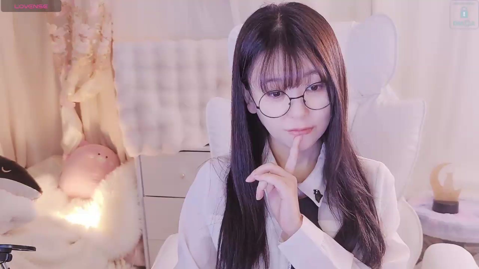 Gallery image thumbnail from meowtheworld's myfreecams stream on, 09/19/2026, 15:41 image 1 of 20