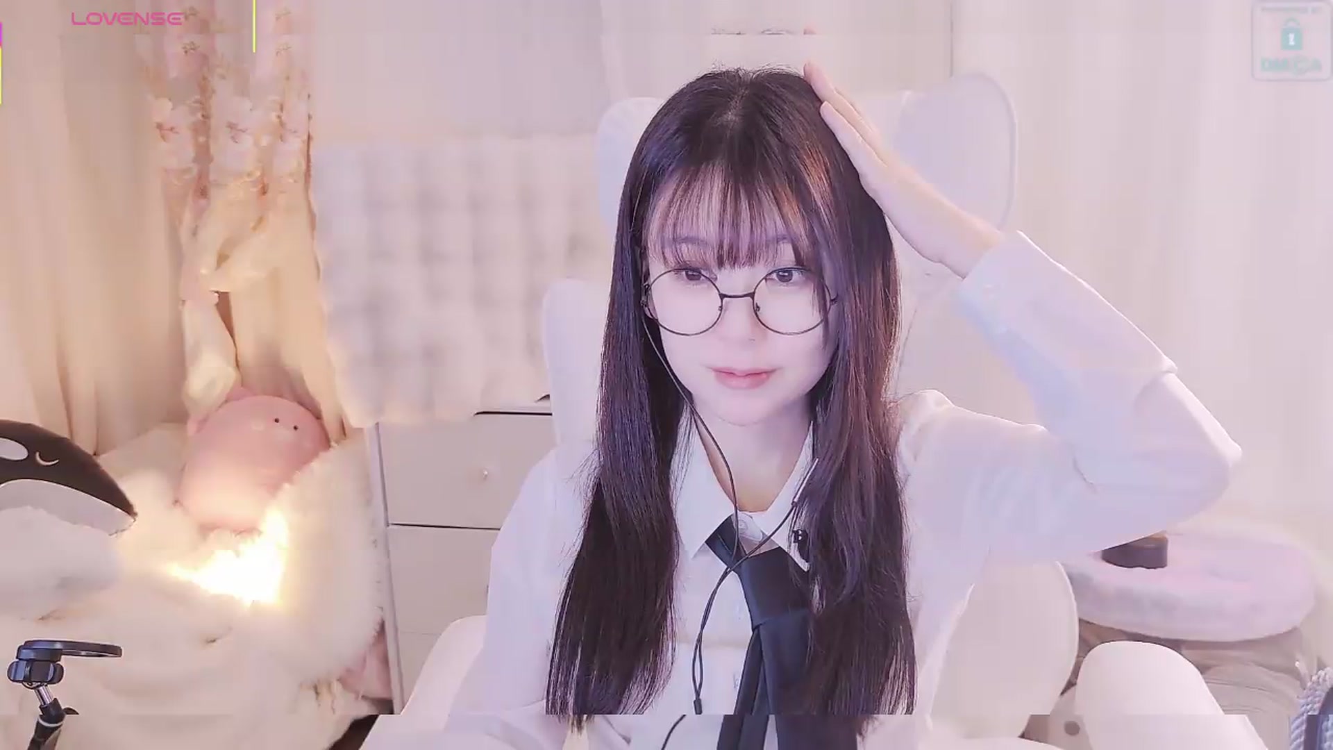 Gallery image thumbnail from meowtheworld's myfreecams stream on, 09/19/2026, 15:41 image 15 of 20