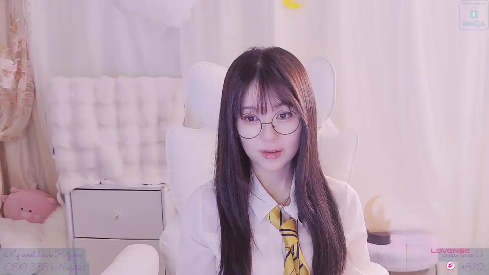 Gallery image thumbnail from meowtheworld's myfreecams stream on, 09/20/2026, 06:00 image 19 of 20