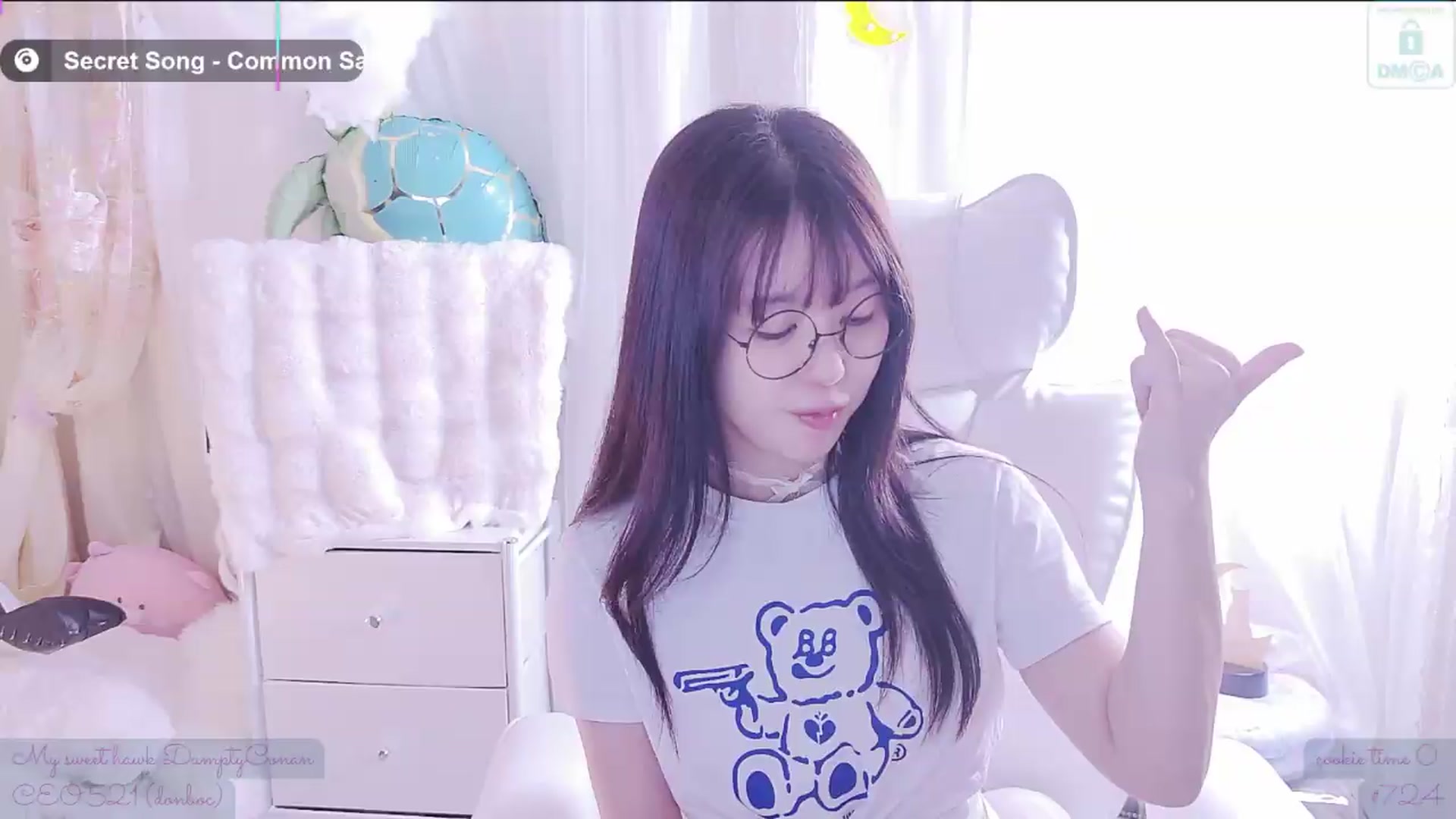 Gallery image thumbnail from meowtheworld's myfreecams stream on, 09/21/2026, 06:25 image 19 of 20