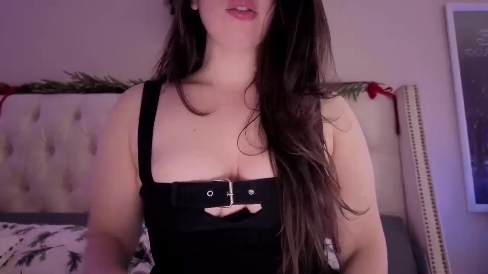 Gallery image thumbnail from merrydickmas's myfreecams stream on, 12/25/2025, 05:44 image 4 of 20