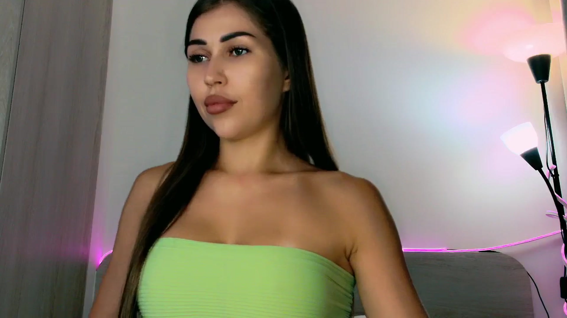 Gallery image thumbnail from mia4sin's myfreecams stream on, 02/18/2025, 11:54 image 12 of 20