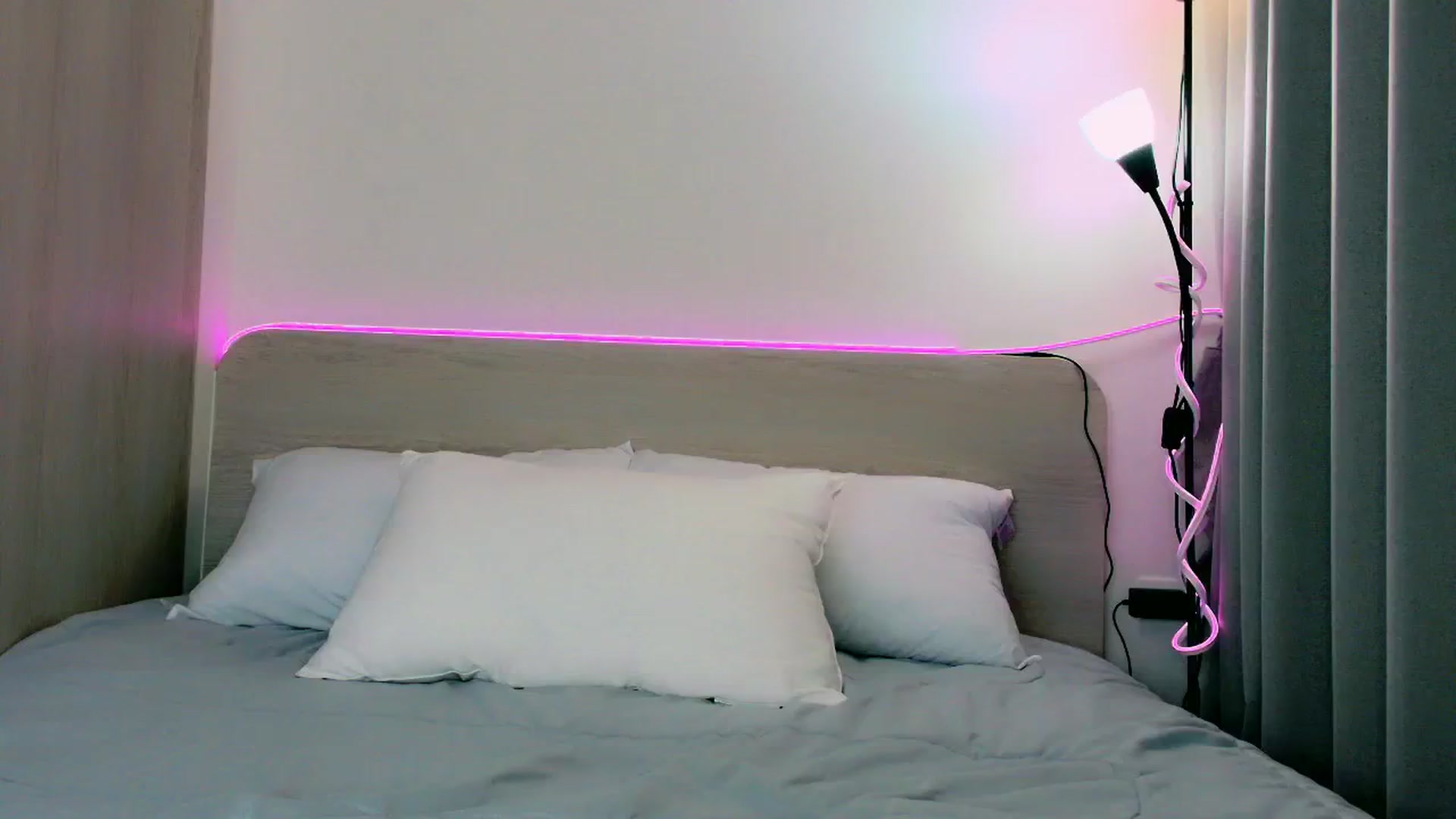 Gallery image thumbnail from mia4sin's myfreecams stream on, 03/25/2025, 08:02 image 7 of 20