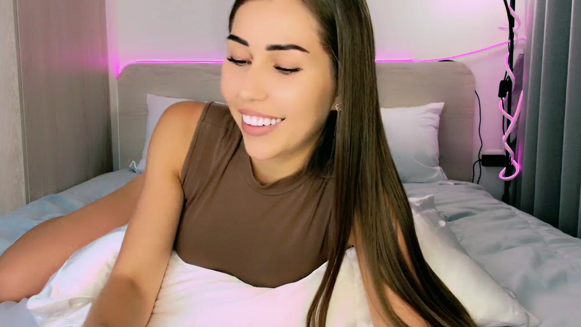 Gallery image thumbnail from mia4sin's myfreecams stream on, 03/27/2025, 12:45 image 14 of 20
