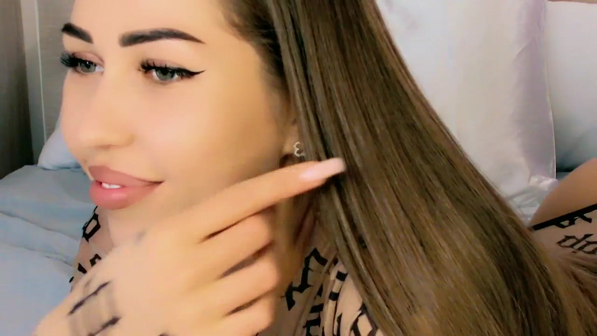Gallery image thumbnail from mia4sin's myfreecams stream on, 04/01/2025, 09:59 image 11 of 20