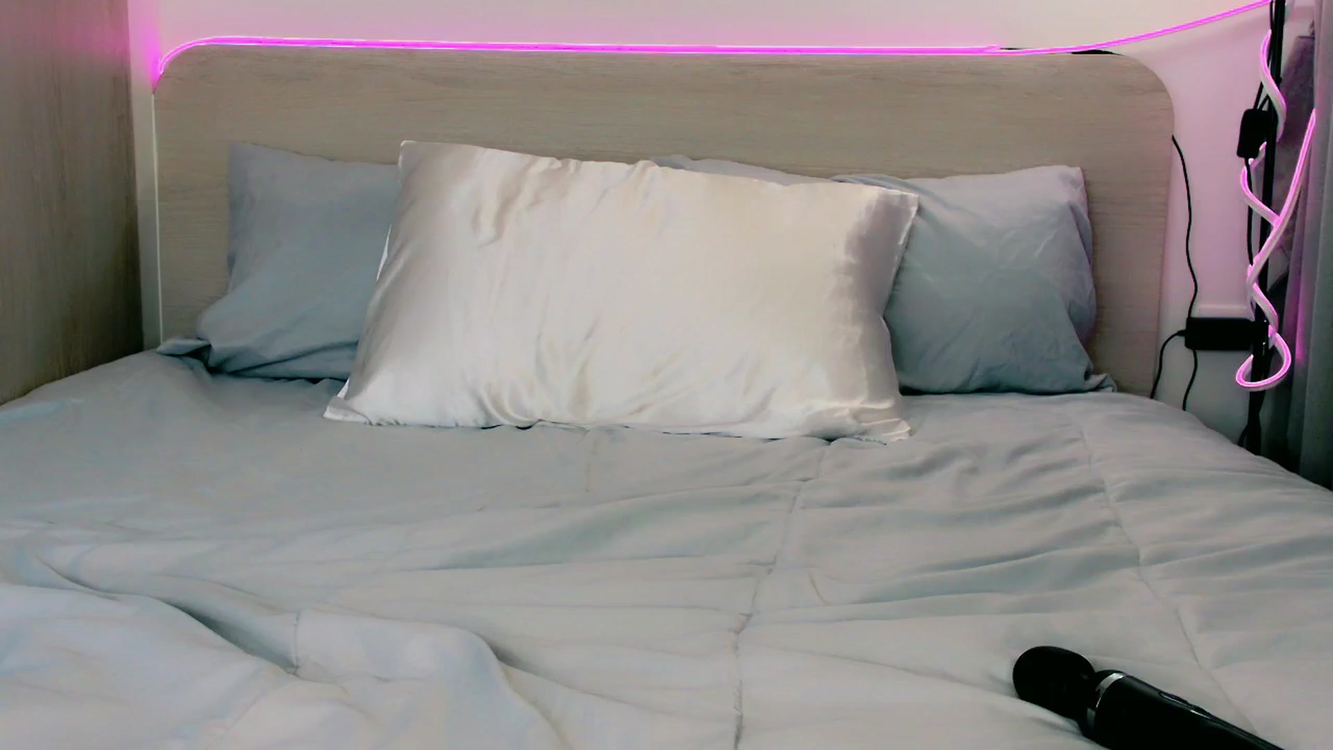 Gallery image thumbnail from mia4sin's myfreecams stream on, 04/10/2025, 09:31 image 8 of 20