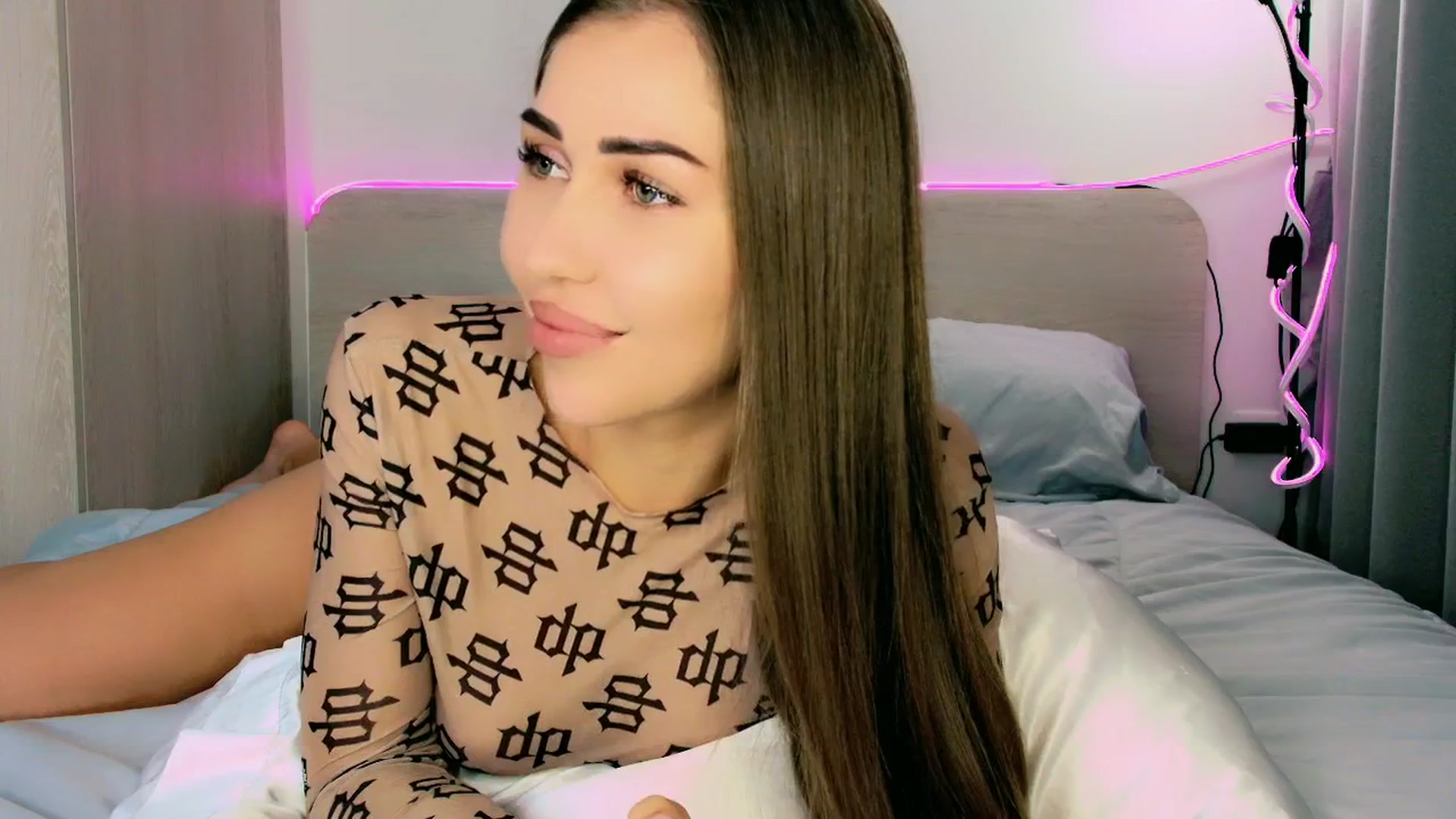 Gallery image thumbnail from mia4sin's myfreecams stream on, 04/13/2025, 11:45 image 15 of 20