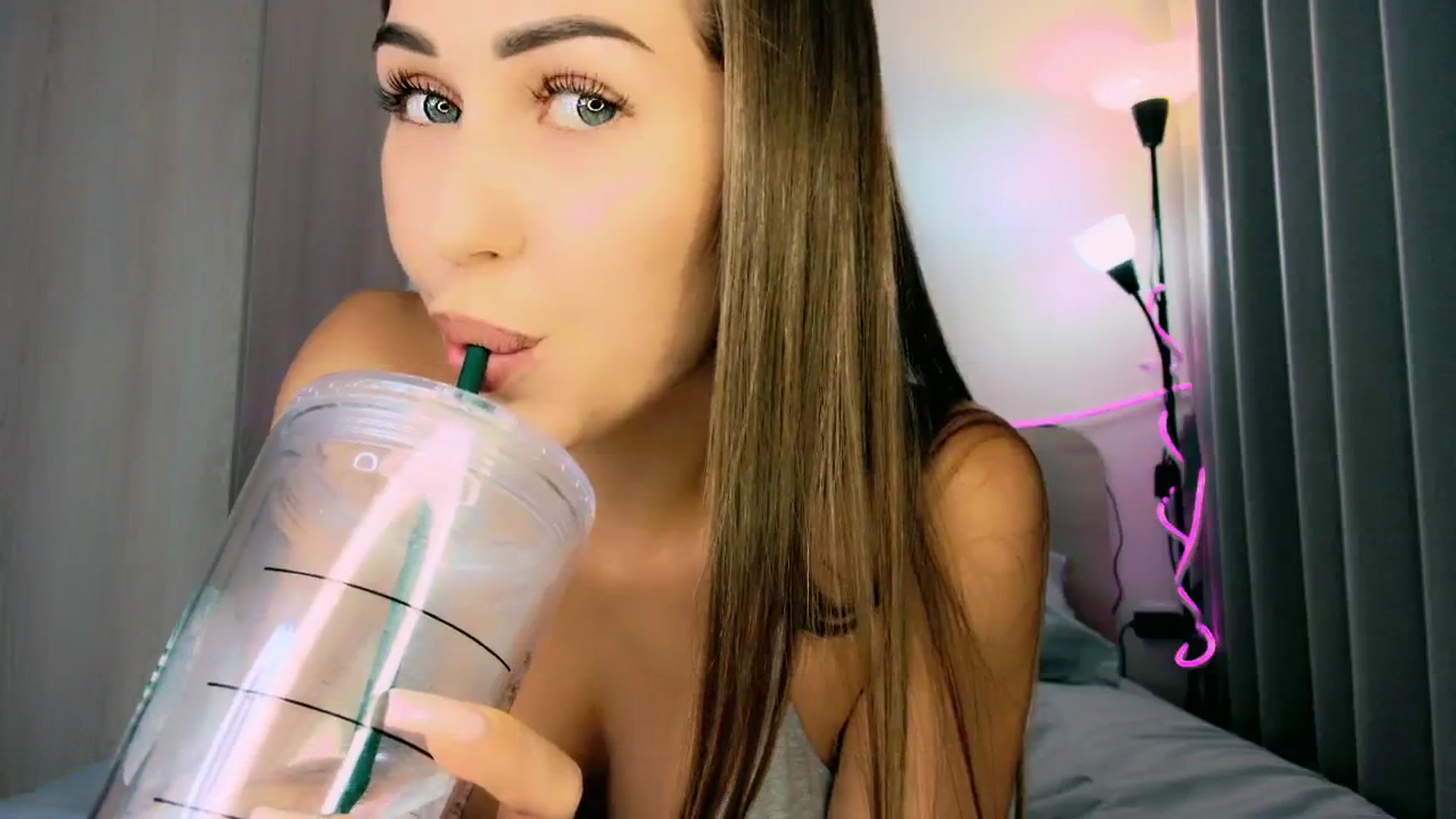 Gallery image thumbnail from mia4sin's myfreecams stream on, 04/14/2025, 13:13 image 10 of 20