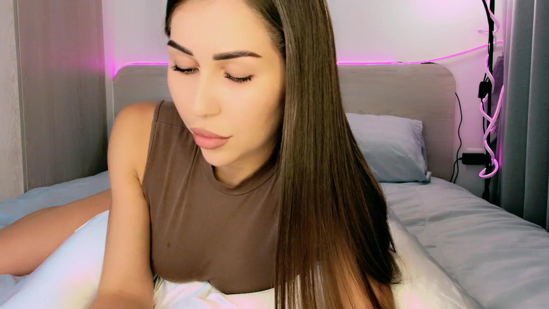 Gallery image thumbnail from mia4sin's myfreecams stream on, 04/20/2025, 09:12 image 20 of 20