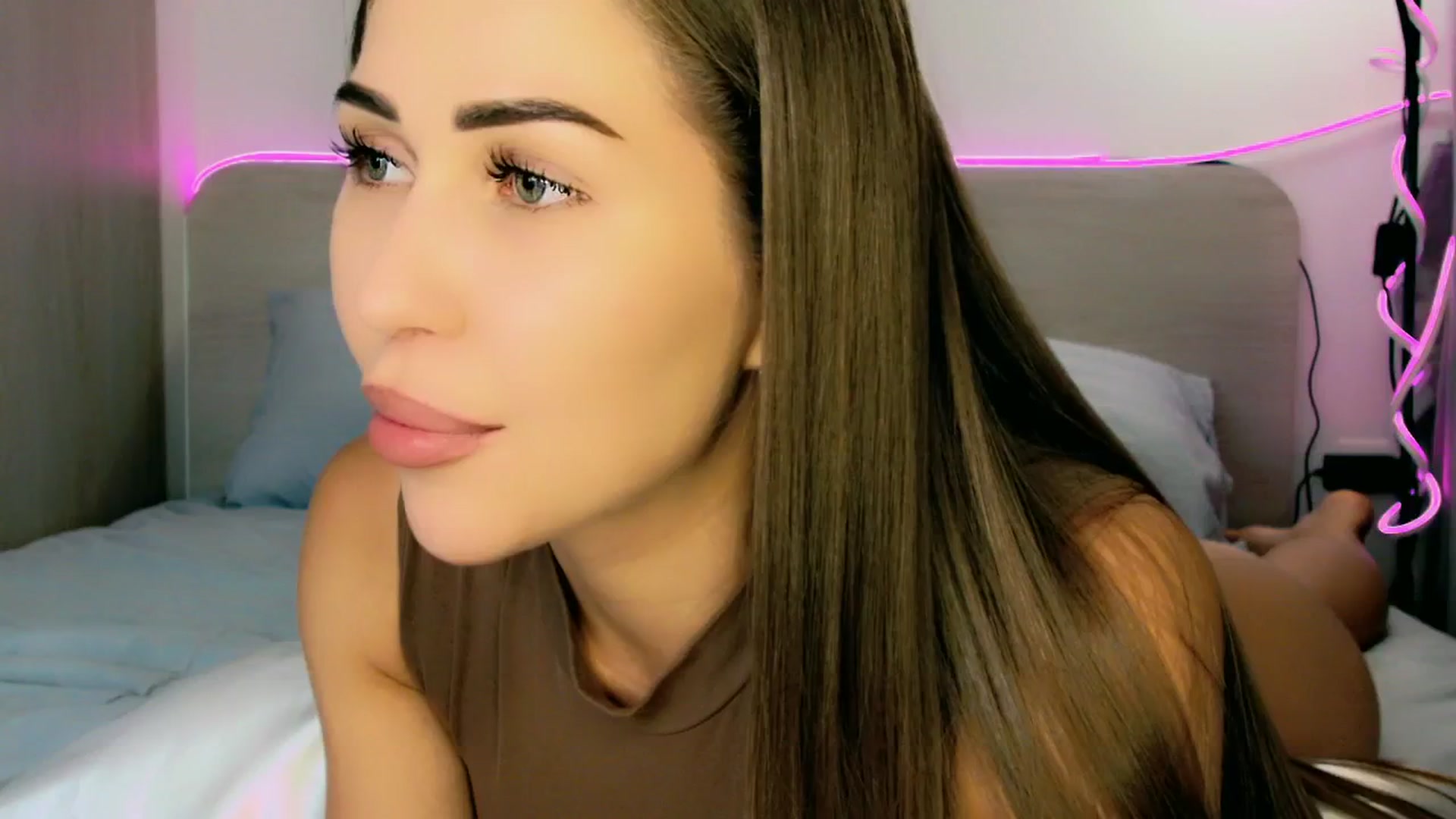 Gallery image thumbnail from mia4sin's myfreecams stream on, 04/20/2025, 11:19 image 10 of 20
