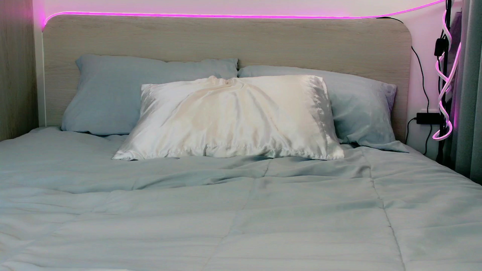 Gallery image thumbnail from mia4sin's myfreecams stream on, 04/25/2025, 10:48 image 3 of 20