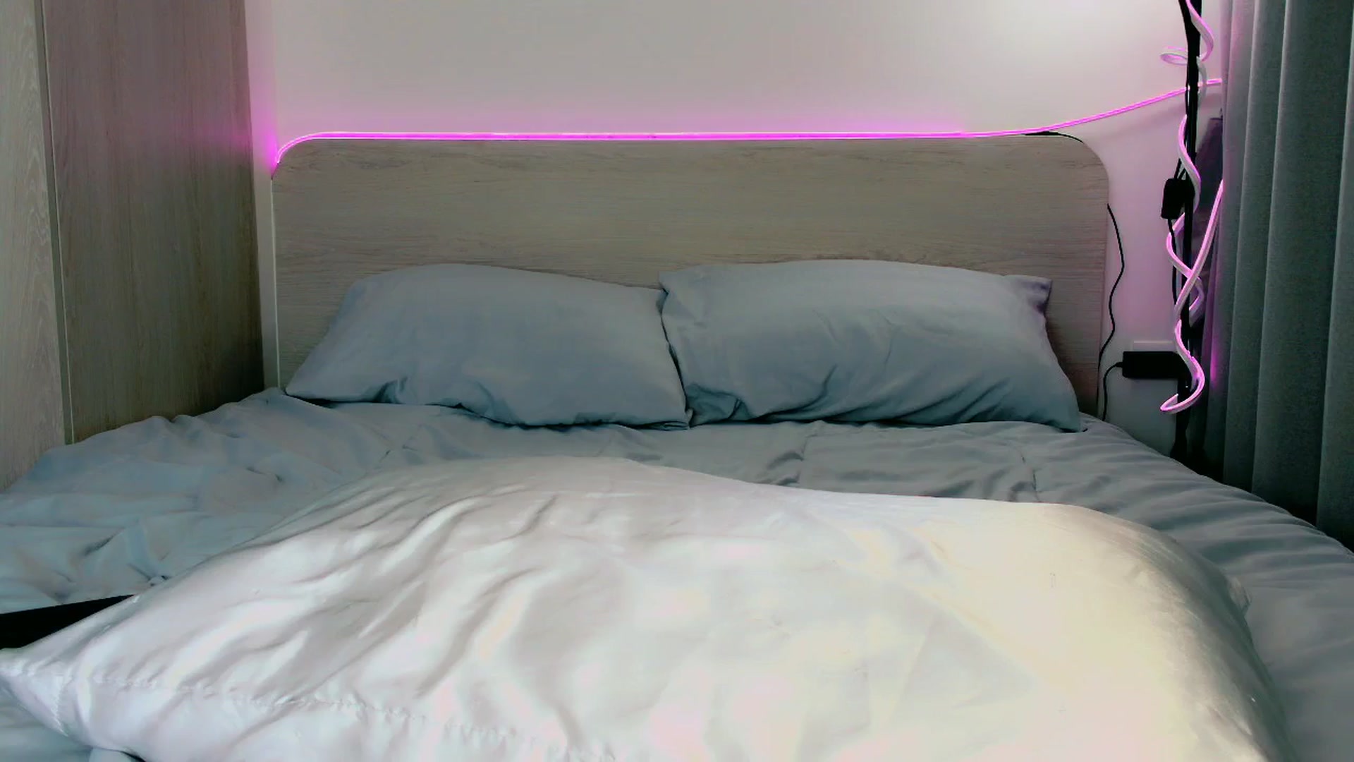 Gallery image thumbnail from mia4sin's myfreecams stream on, 05/06/2025, 12:36 image 20 of 20