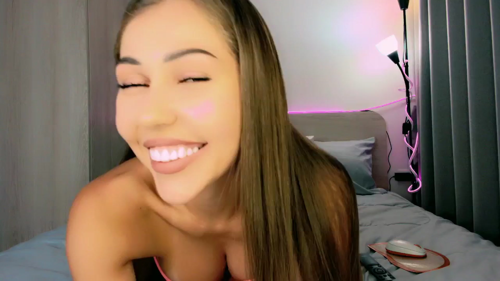 Gallery image thumbnail from mia4sin's myfreecams stream on, 05/19/2025, 08:55 image 16 of 20