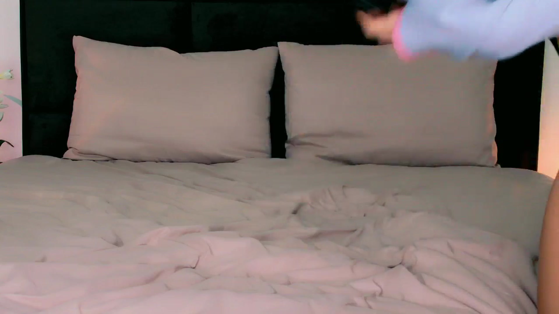 Gallery image thumbnail from mia4sin's myfreecams stream on, 06/21/2025, 12:53 image 17 of 20