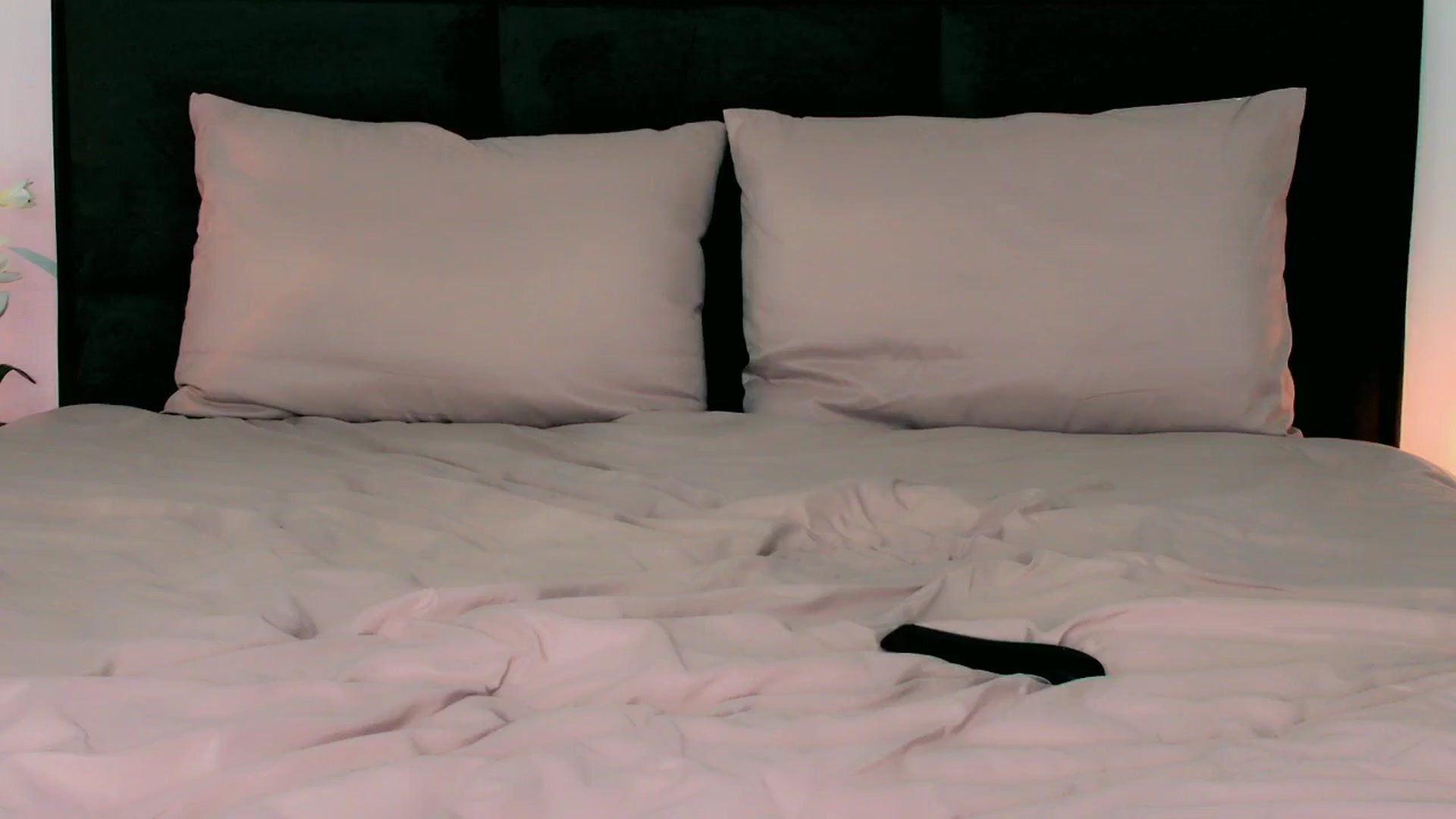 Gallery image thumbnail from mia4sin's myfreecams stream on, 06/21/2025, 12:53 image 16 of 20
