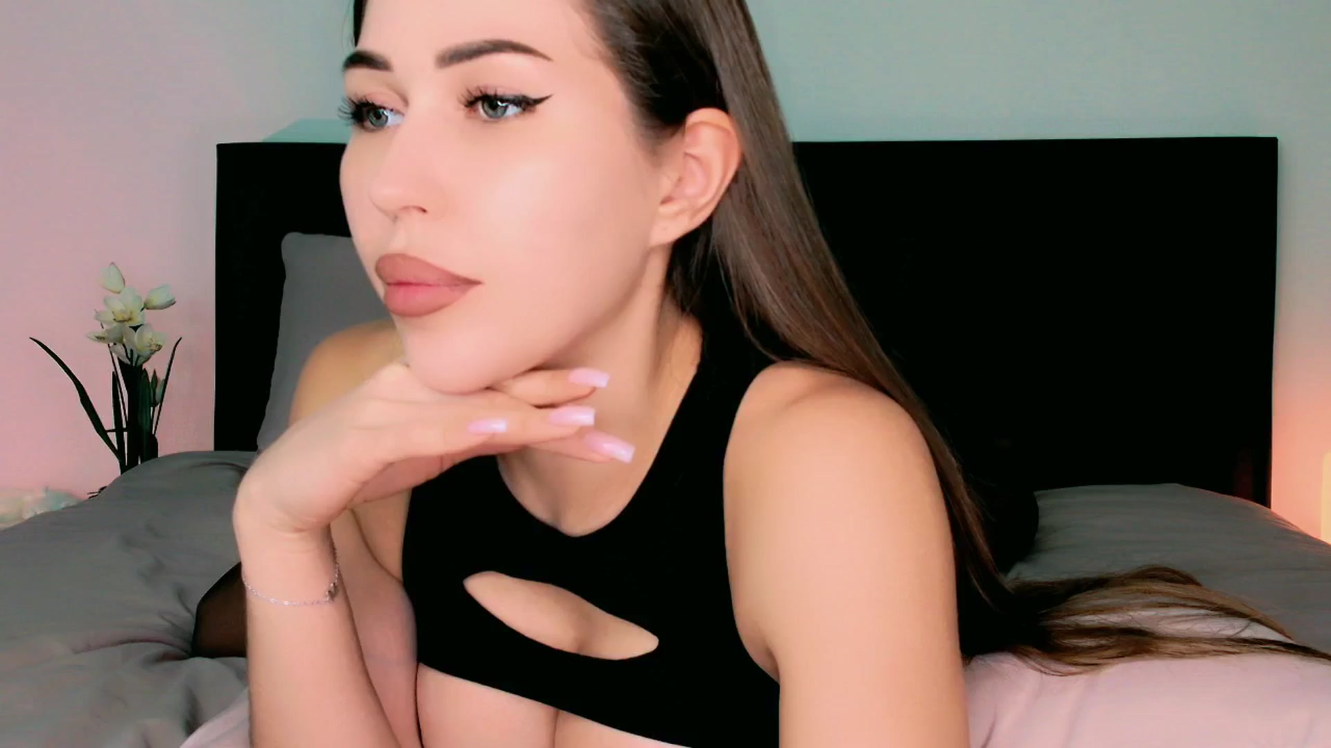 Gallery image thumbnail from mia4sin's myfreecams stream on, 08/26/2025, 11:56 image 10 of 20