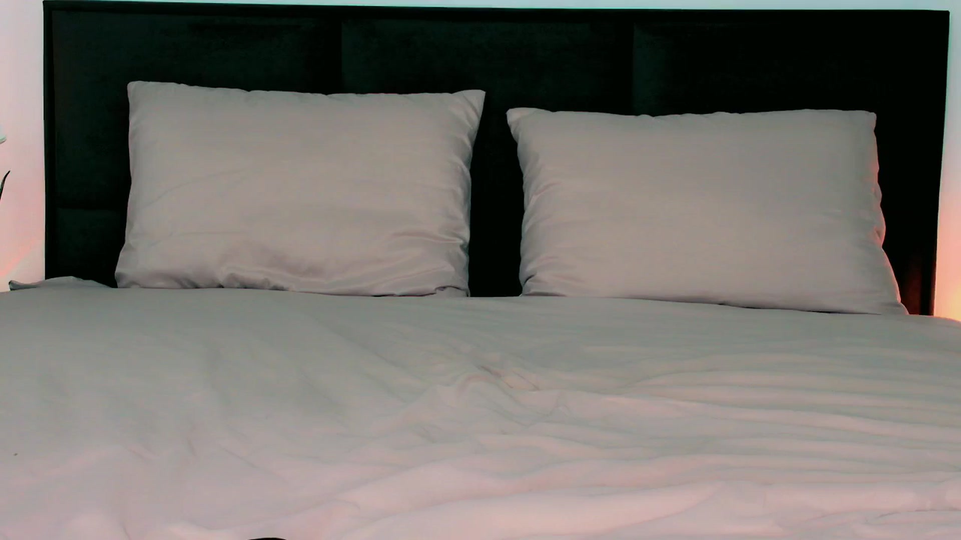 Gallery image thumbnail from mia4sin's myfreecams stream on, 09/10/2025, 11:17 image 12 of 20