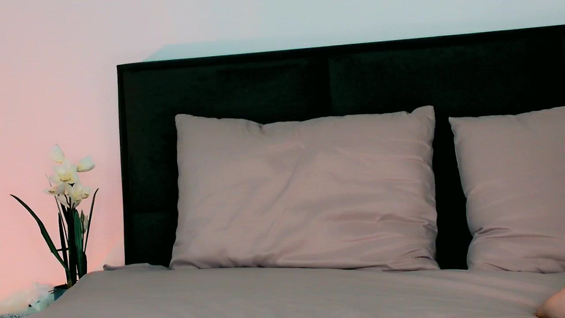 Gallery image thumbnail from mia4sin's myfreecams stream on, 09/10/2025, 14:06 image 14 of 20