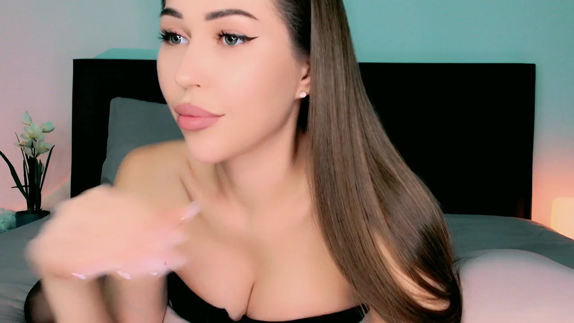 Gallery image thumbnail from mia4sin's myfreecams stream on, 09/15/2025, 12:06 image 1 of 20