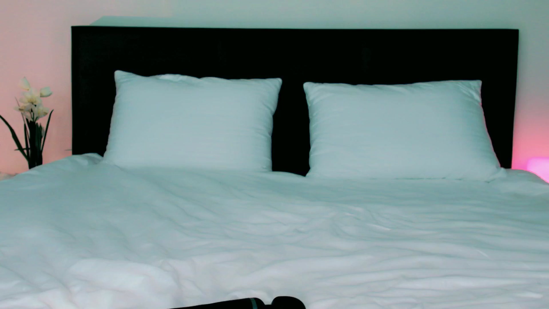Gallery image thumbnail from mia4sin's myfreecams stream on, 10/08/2025, 12:05 image 1 of 20