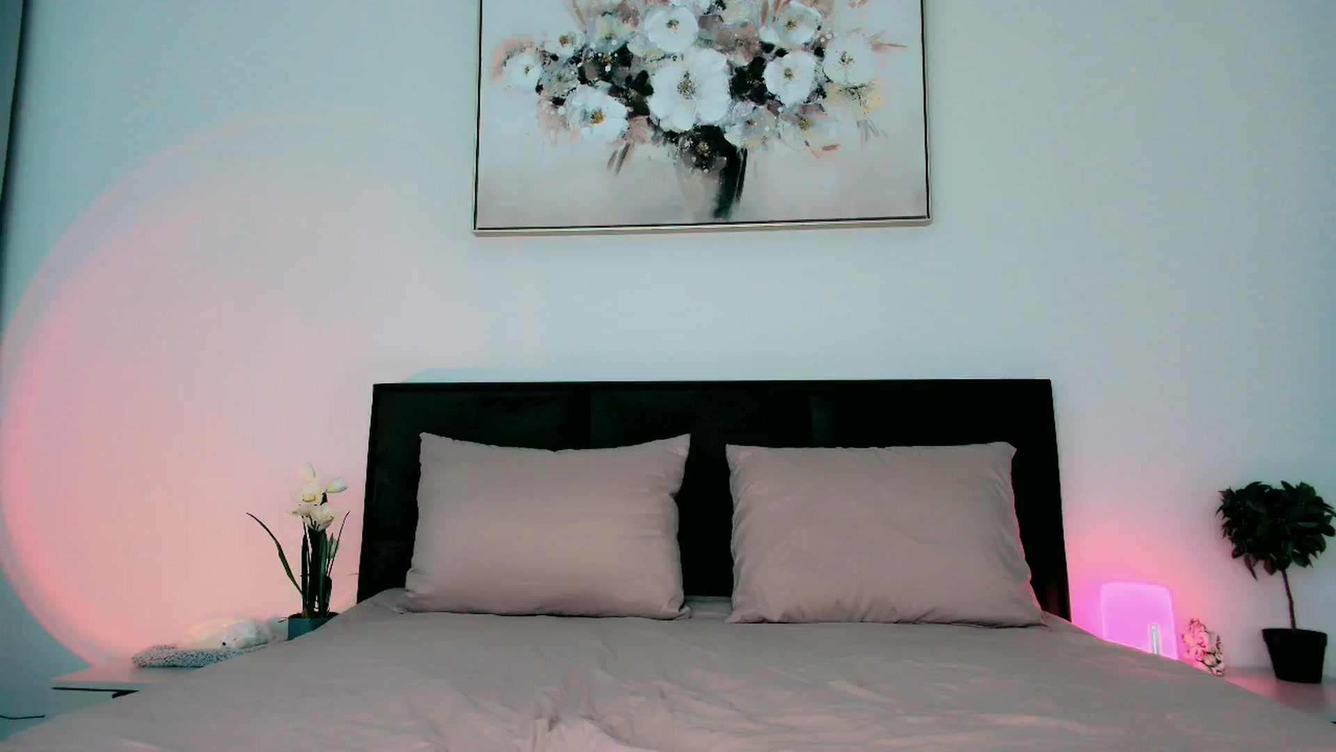 Gallery image thumbnail from mia4sin's myfreecams stream on, 10/18/2025, 10:41 image 16 of 20
