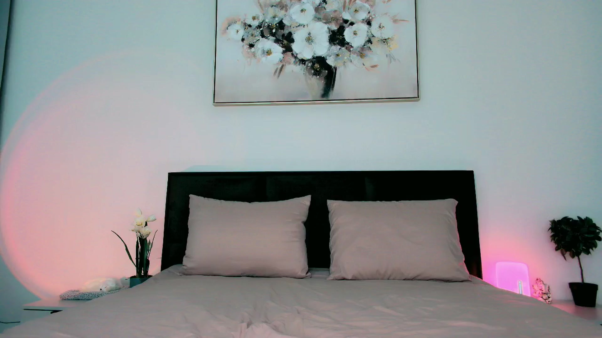Gallery image thumbnail from mia4sin's myfreecams stream on, 10/18/2025, 10:41 image 17 of 20