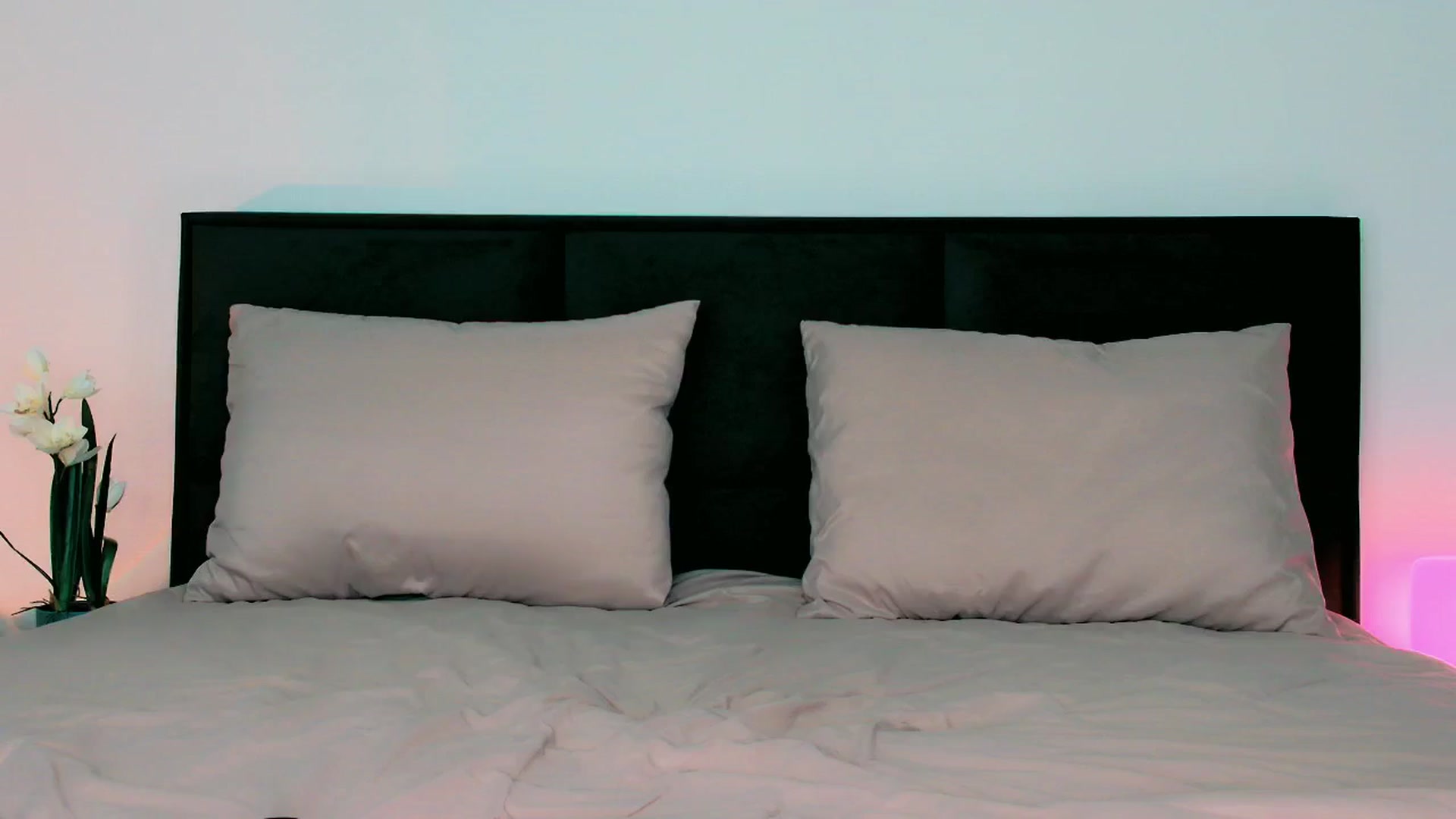 Gallery image thumbnail from mia4sin's myfreecams stream on, 10/23/2025, 11:31 image 14 of 20