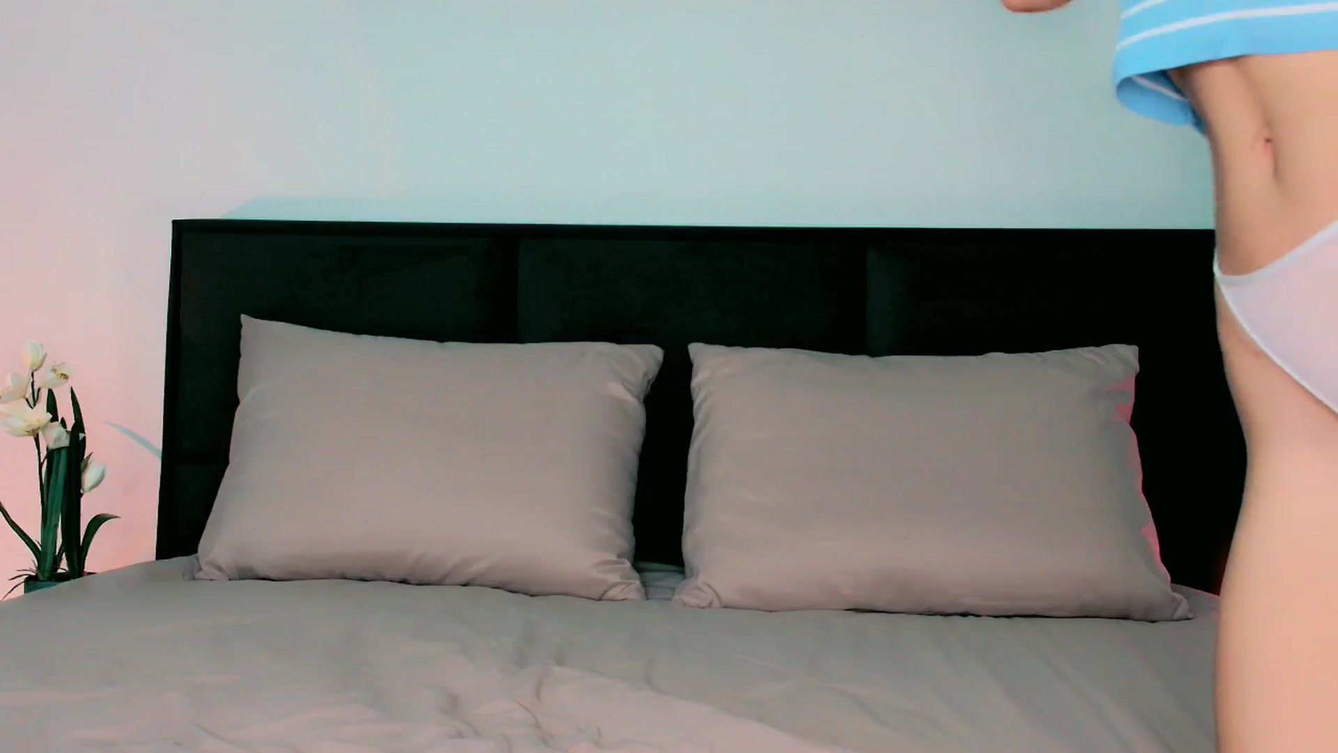Gallery image thumbnail from mia4sin's myfreecams stream on, 10/27/2025, 10:44 image 15 of 20