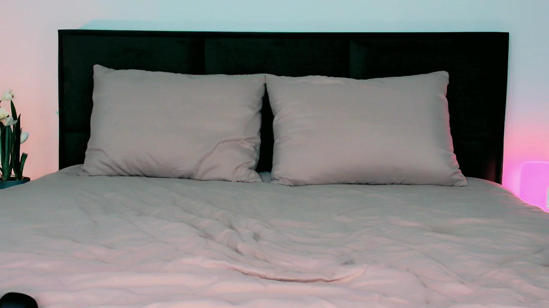 Gallery image thumbnail from mia4sin's myfreecams stream on, 10/28/2025, 09:19 image 13 of 20