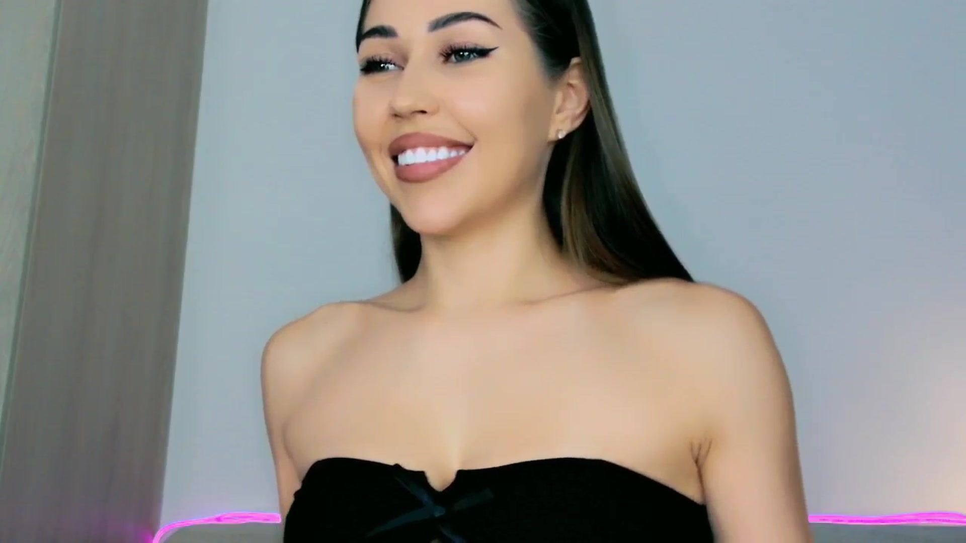 Gallery image thumbnail from mia4sin's myfreecams stream on, 11/29/2025, 10:46 image 14 of 20