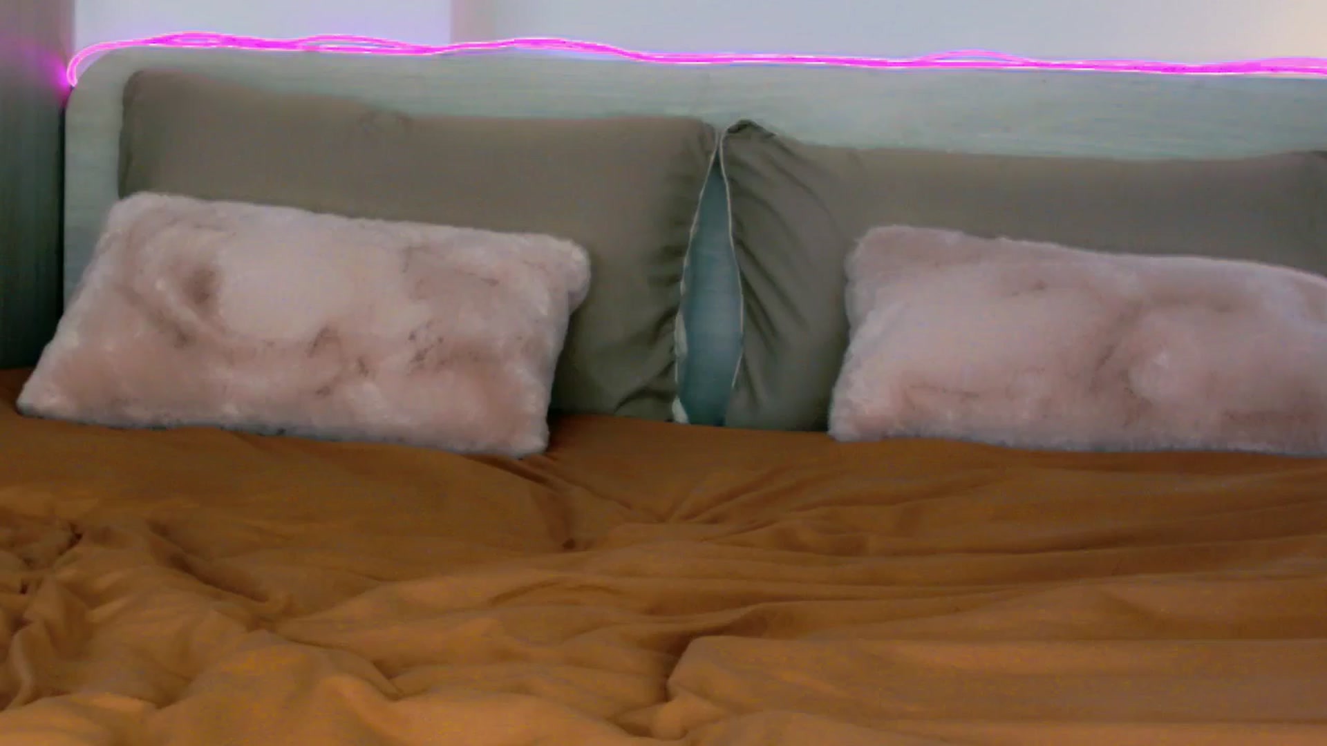 Gallery image thumbnail from mia4sin's myfreecams stream on, 12/08/2025, 09:19 image 3 of 20
