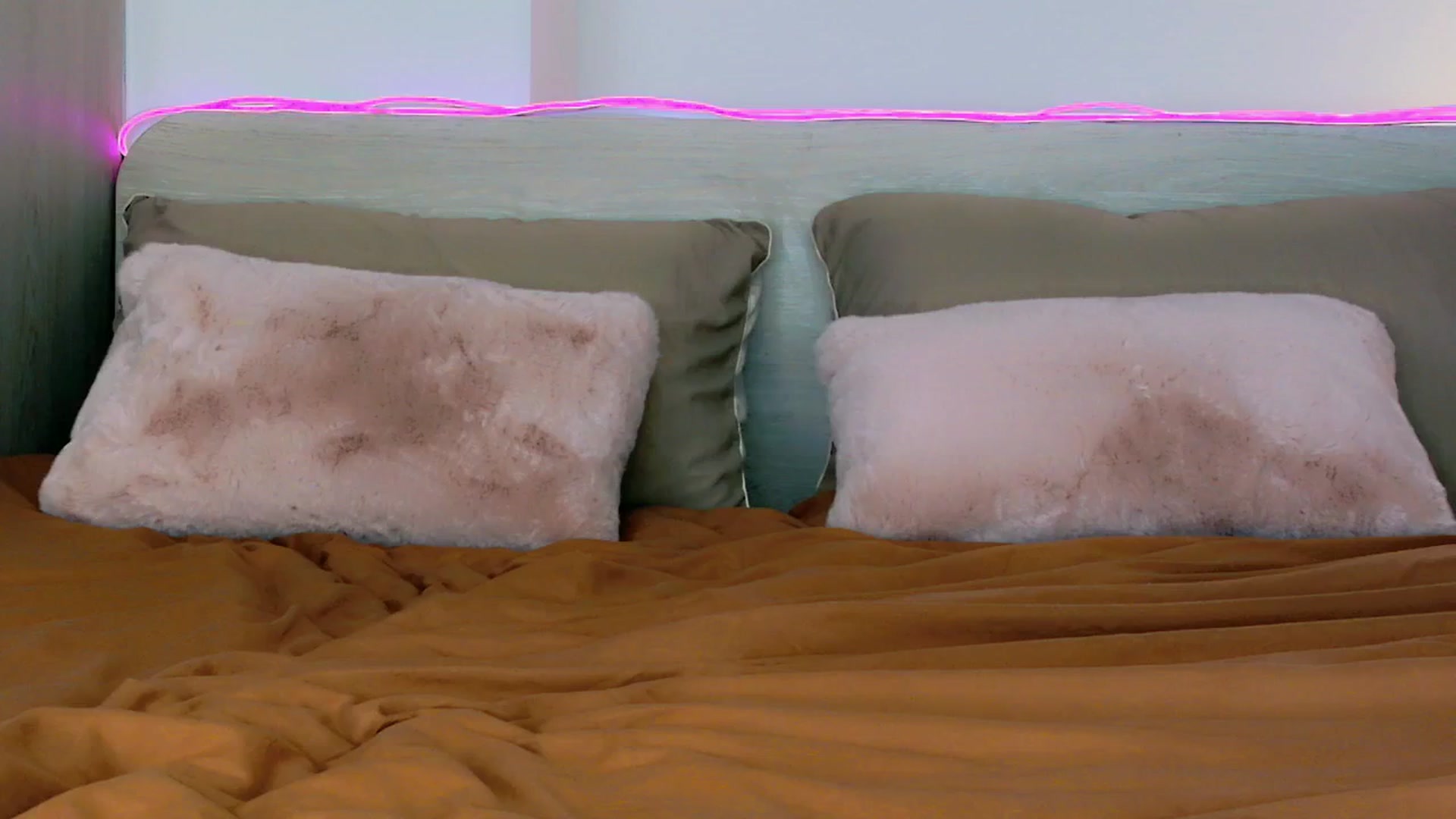 Gallery image thumbnail from mia4sin's myfreecams stream on, 12/14/2025, 10:49 image 18 of 20